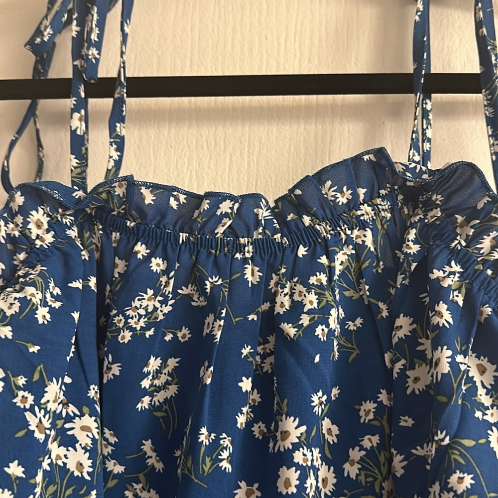 Blue daisy adjustable tie babydoll top - Picture 6 of 6